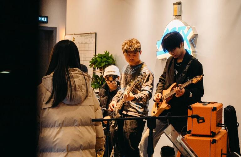 TT赛后群访 ucal：是我女朋友向我推荐的出场造型